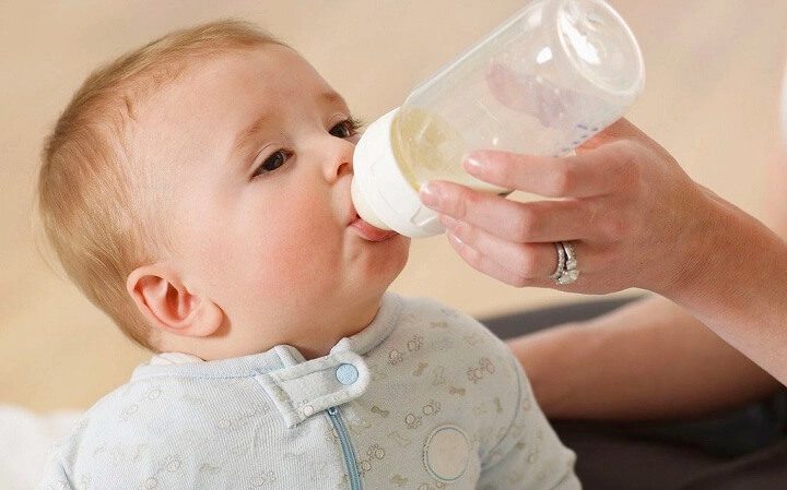 Nguyên tắc quan trọng khi pha sữa non cho trẻ hình 1